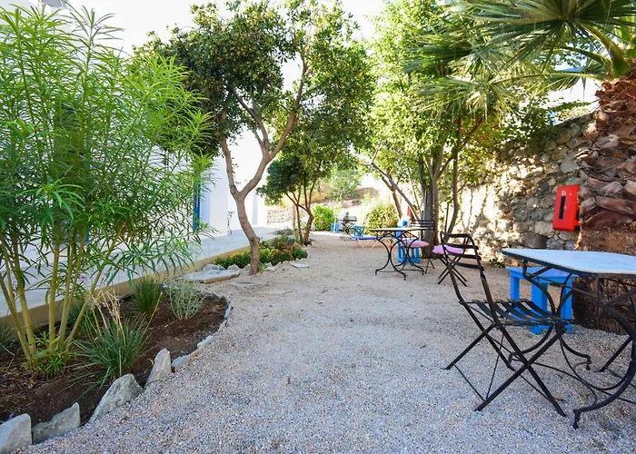 Aphrodite Lägenhetshotell 4*